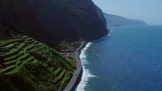 航拍海岸线自驾游旅游度假人生道路在路上