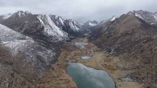 航拍四川阿坝莲宝叶则景区山水风光