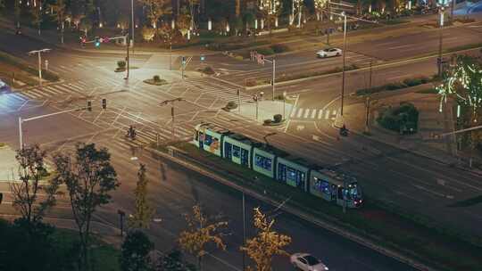 成都蓉二号线有轨电车夜景航拍