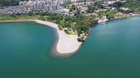 海边沙滩露营地海洋大海湖泊