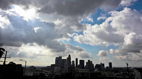 现代城市上方的云层视频素材模板下载