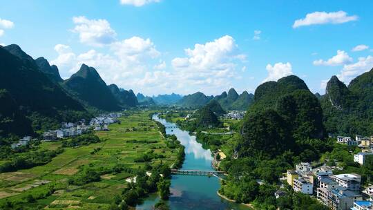 航拍广西桂林山水阳朔遇龙河田园风景