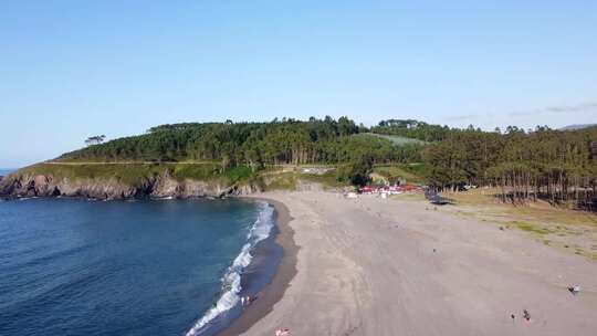 Beach In Navia City，鸟瞰，阿斯图里亚斯，西班牙视频素材模板下载