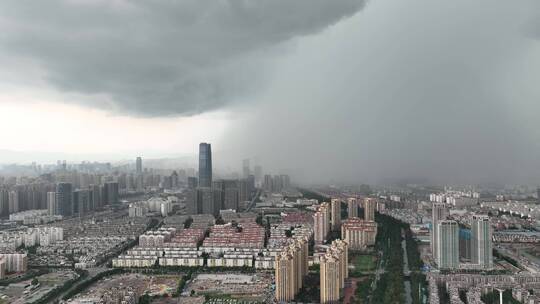 暴风雨中的城市大疆御3原片未删减