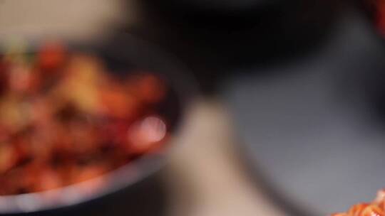 小龙虾肉串蘸碟花剥壳油焖清蒸展示餐饮诱人