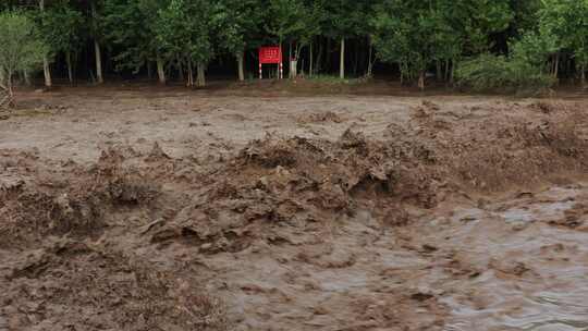 实拍暴雨后洪水 山洪  泥石流