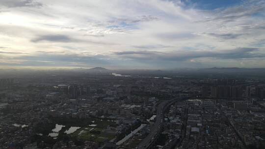 夕阳下的城镇视频素材模板下载