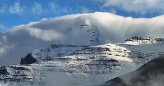 航拍西藏塔尔钦冈仁波齐雪山自然风光