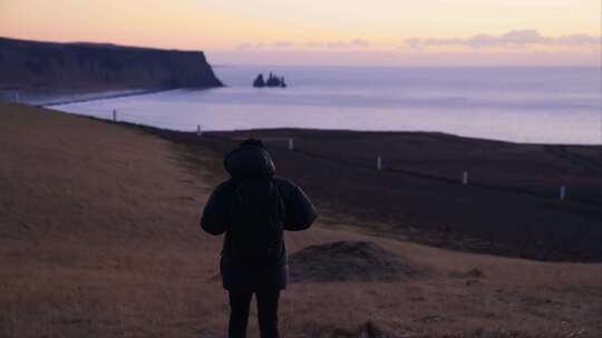 Dyrholaey，半岛，徒步旅行者，海