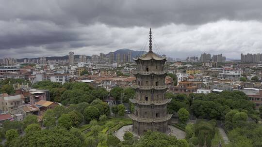 泉州开元寺东西塔特写西街钟楼航拍市区大景