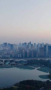 城市航拍武汉清晨迷雾竖屏航拍