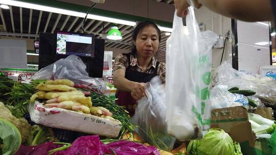 农贸市场、菜市场购物画面