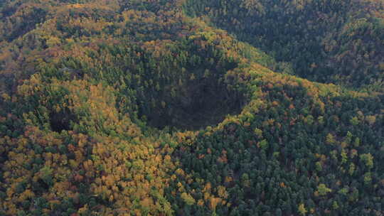 航拍黑龙江省牡丹江市镜泊湖火山口森林公园