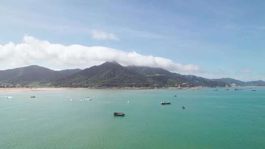 福建宁德霞浦海面上的渔船航拍