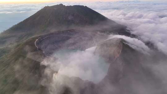 印尼宜珍火山云海日出