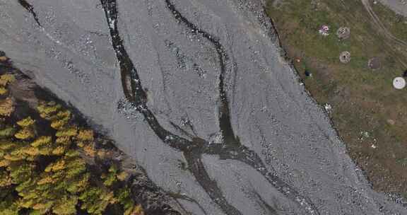 新疆松海湾峡谷河流航拍