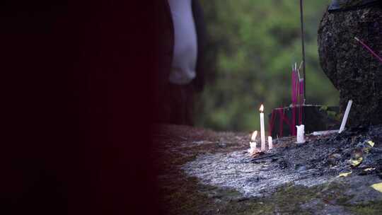 烧纸烧香祭祀