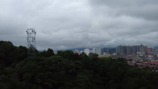 雨后散步山间小路实拍