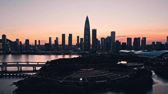 航拍深圳湾后海夕阳宣传片大场景