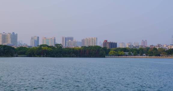 广州海珠湖公园望城市高楼建筑景观