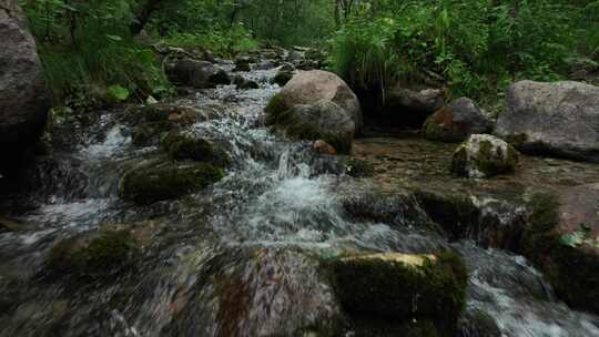 延庆玉渡山山间小溪流水航拍