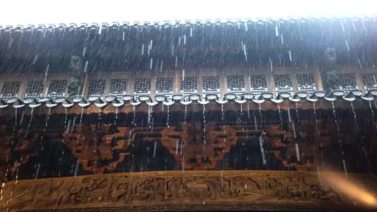 下雨 古建筑 屋檐 雨滴