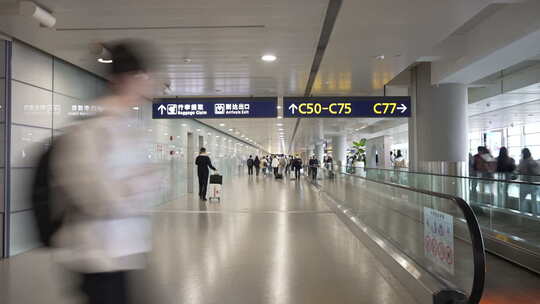 香港国际机场航站楼内场景