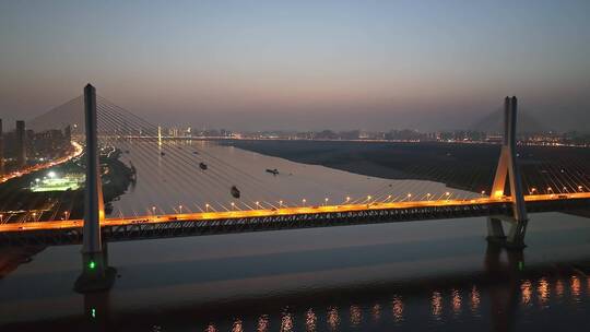 武汉天兴洲大桥环绕上升镜头