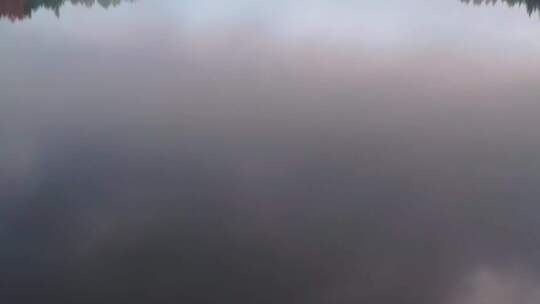 雾气萦绕湖泊素材航拍