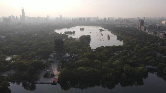 航拍山东济南大明湖5A景区