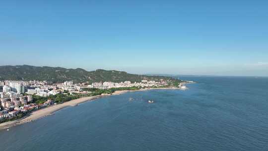 厦门海岸线航拍海边沙滩风景珍珠湾海滨浴场