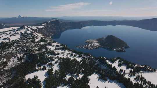 火山口，湖，岛，水