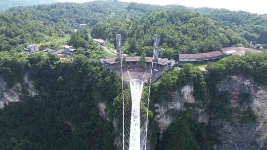 张家界大峡谷玻璃桥、峡谷电梯、峡谷风貌