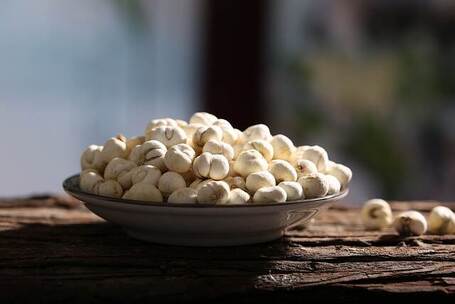 钱江逐浪 党政 钢琴 奋斗 希望 创新