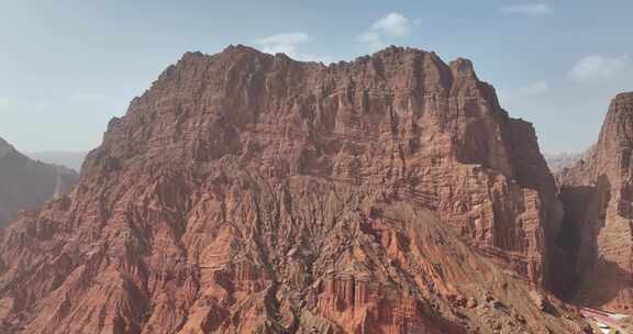 天山神秘大峡谷丹霞地貌航拍