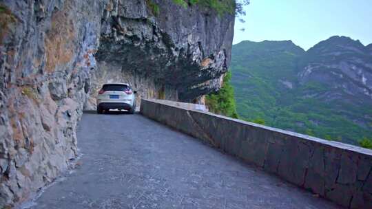 四川重庆兰英大峡谷挂壁公路景点