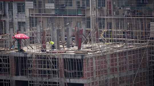 建筑工地工人施工场景