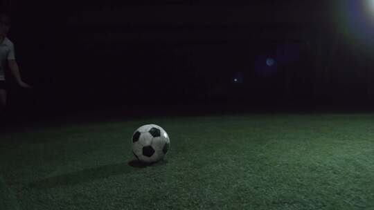 足球场足球踢足球视频素材模板下载