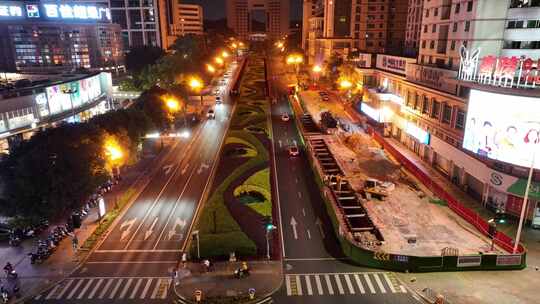 公路修路挖路建地铁道路施工路边挖掘机挖土