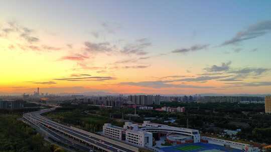 秋天北京国贸CBD傍晚日落晚霞与车流