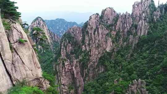 安徽黄山风光山峰连绵旅游景区航拍