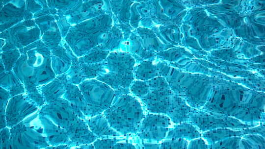 马赛克泳池砖通过水