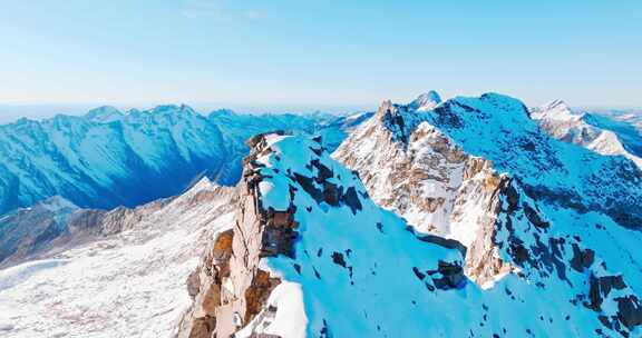 航拍四川阿坝黑水县达古冰川雪山风景