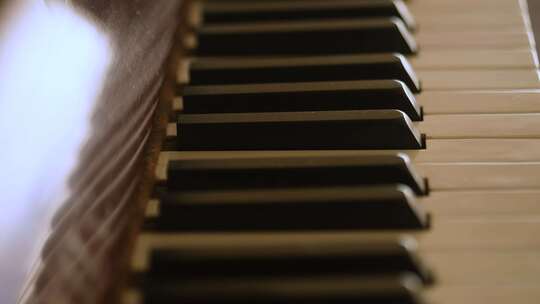 钢琴琴键特写素材