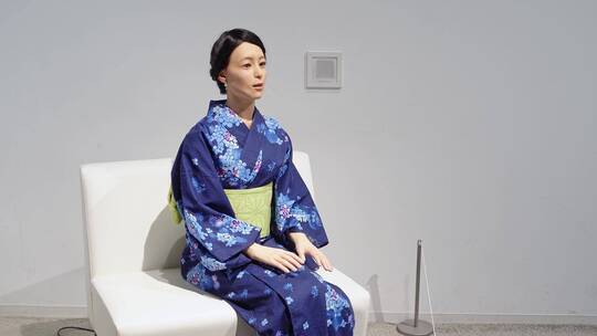 穿和服的日本女人机器人