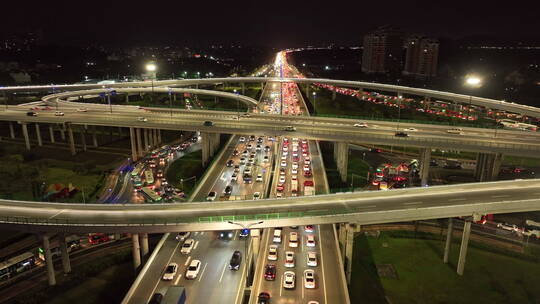 城市交通夜景车水马龙-立交桥高架路车流