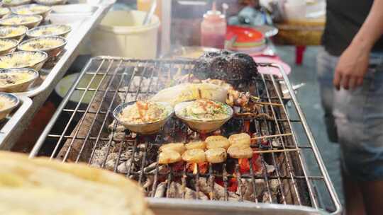 准备街头食品的特写镜头