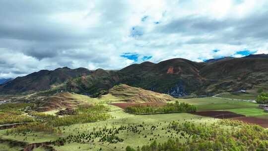 4K航拍四川甘孜道孚县墨石公园自然风景