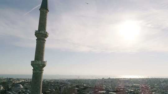 伊斯坦布尔法提赫清真寺和马尔马拉海景视频素材模板下载