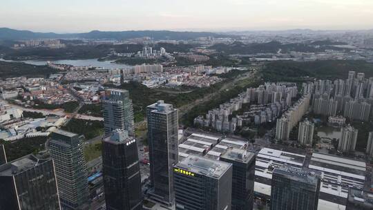 夜幕降临的城市航拍